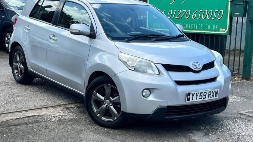 Used 2009 59 TOYOTA URBAN CRUISER 1.33 Dual VVT-i Euro 4 (s/s) 5dr in Silver (74000 mileage) for sale in Crewe