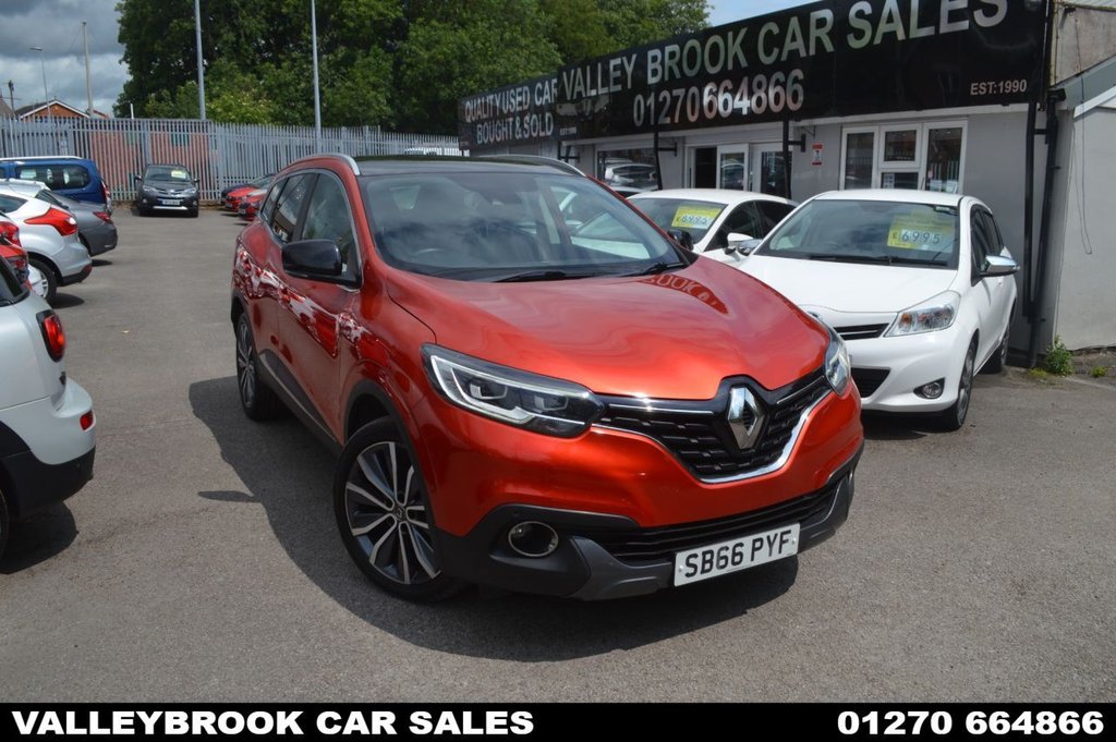 Used 2016 66 RENAULT KADJAR 1.6 dCi Signature Nav SUV 5dr Diesel Manual 4WD Euro 6 (s/s) (130 ps) in Red (91000 mileage) for sale in Crewe