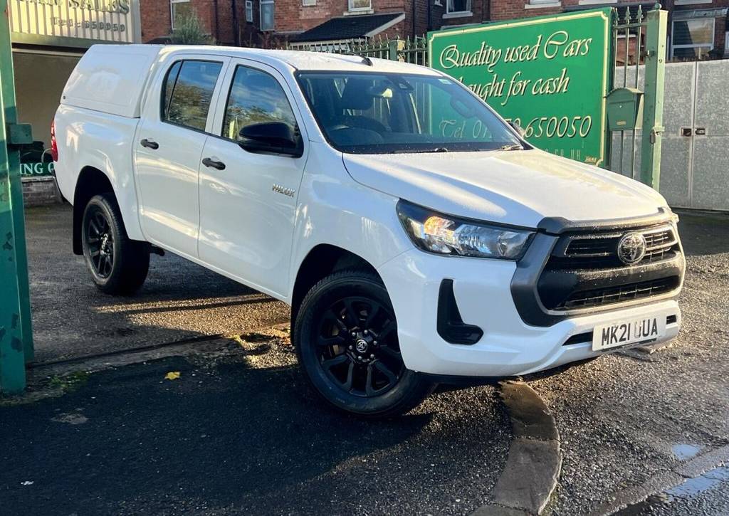 Used 2021 21 TOYOTA HILUX 2.4 D-4D Active Extra Cab Pickup 4WD Euro 6 (s/s) 4dr in White (50000 mileage) for sale in Crewe