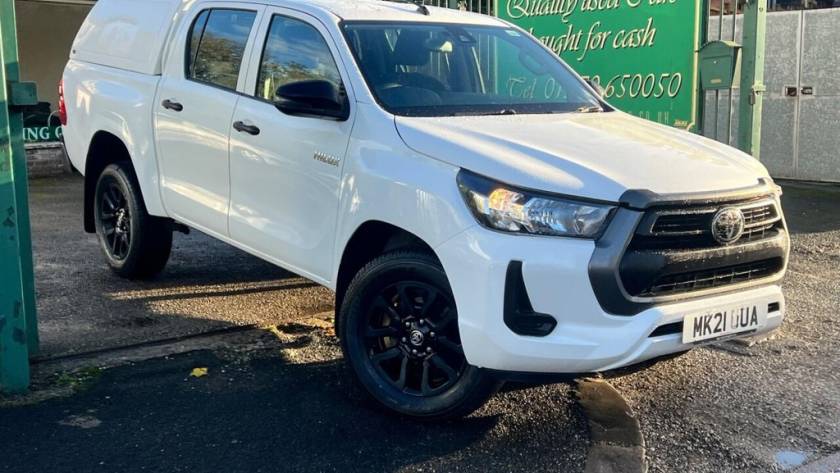 Used 2021 21 TOYOTA HILUX 2.4 D-4D Active Extra Cab Pickup 4WD Euro 6 (s/s) 4dr in White (50000 mileage) for sale in Crewe